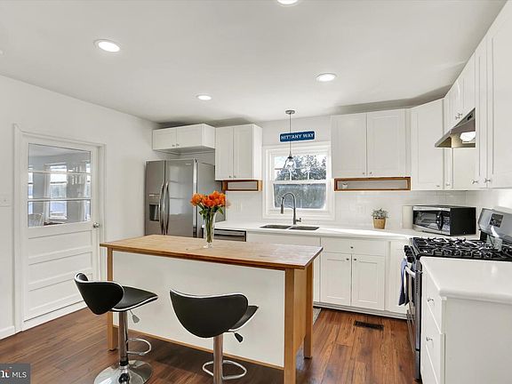 5th image of 120 Oak Hill Dr
