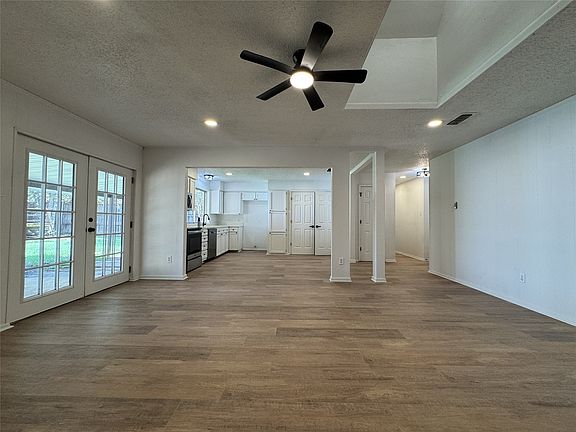 3rd image of 6645 Starnes Rd