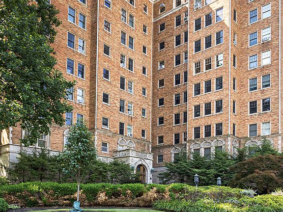 2nd image of 2140 Bonnycastle Ave APT 6B