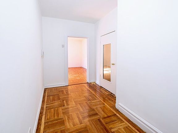3rd image of 1793 Riverside Dr APT 6J