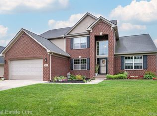 2433 Yasmin Dr, Commerce Township, MI 48382