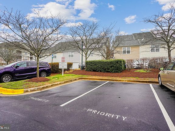 5th image of 503 King Farm Blvd APT 307