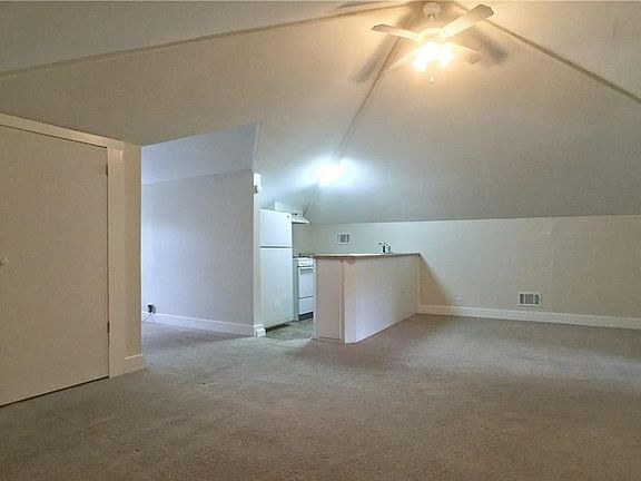 2nd image of 122 W 36th St #10641558