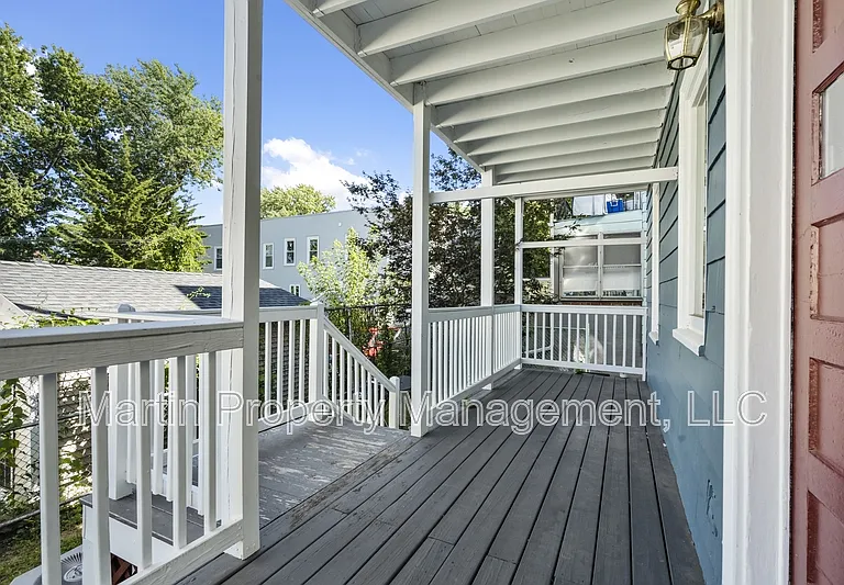 31 Harold St #A — Photo 3