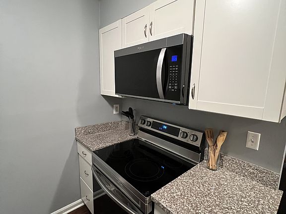 3rd image of 2494 Etiwan Ave