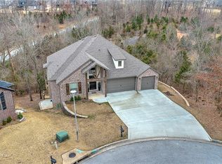 11 Spinnaker Ridge Ln, Bentonville, AR 72712