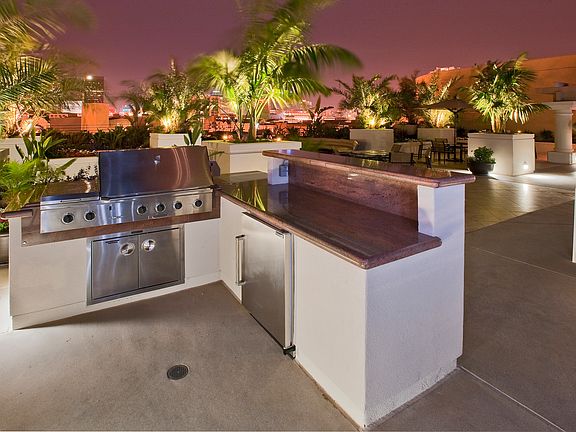 2nd image of 200 Harbor Dr Unit 3202