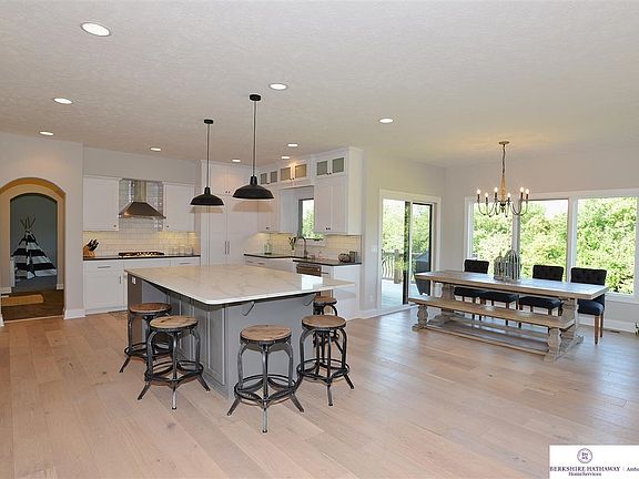 4th image of 2714 N 179th St