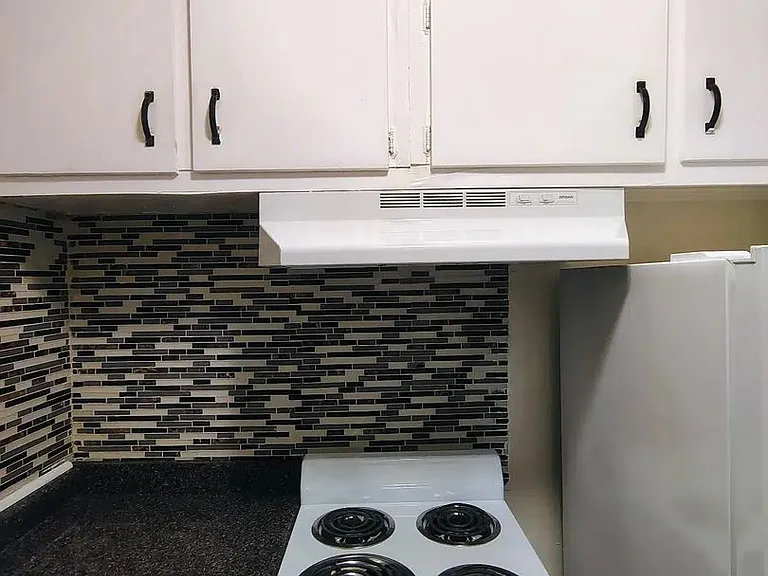 Holston Apartments — Photo 48