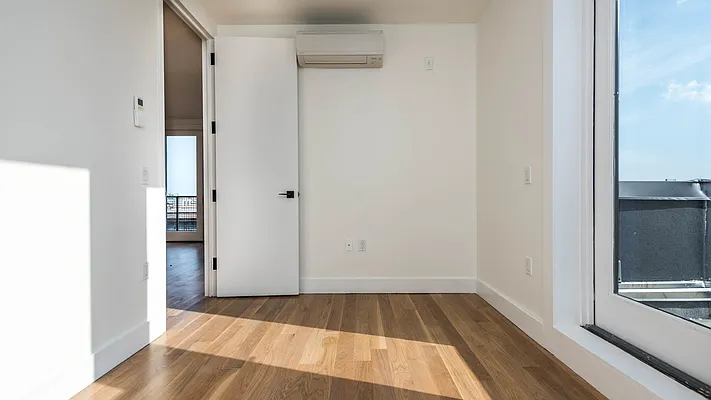 Rented by Nooklyn NYC LLC | media 18