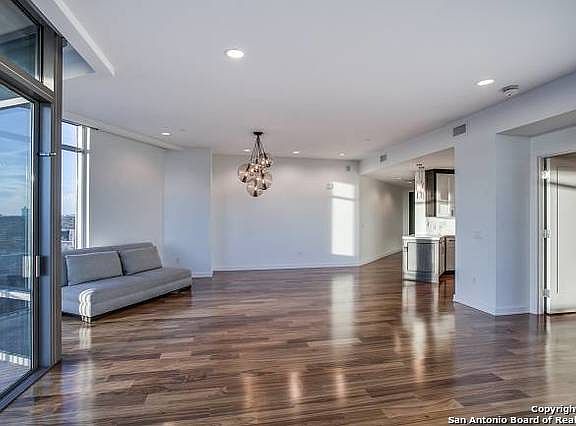 5th image of 4242 Broadway St