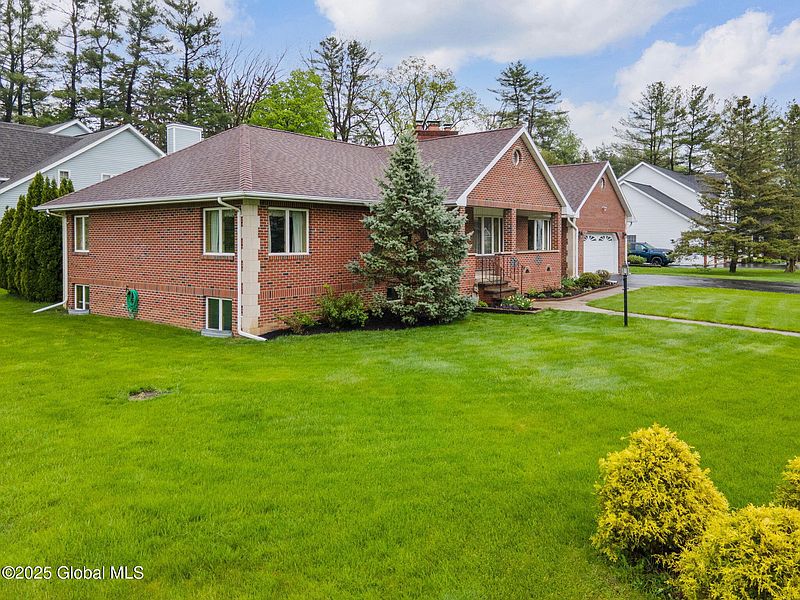 3rd image of 392 McCormack Road