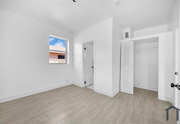 5th image of 1393 NW 102nd St #B