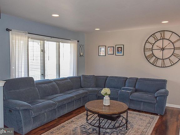 5th image of 205 Rose Ln