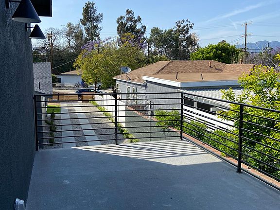 4th image of 2824 Rosanna St