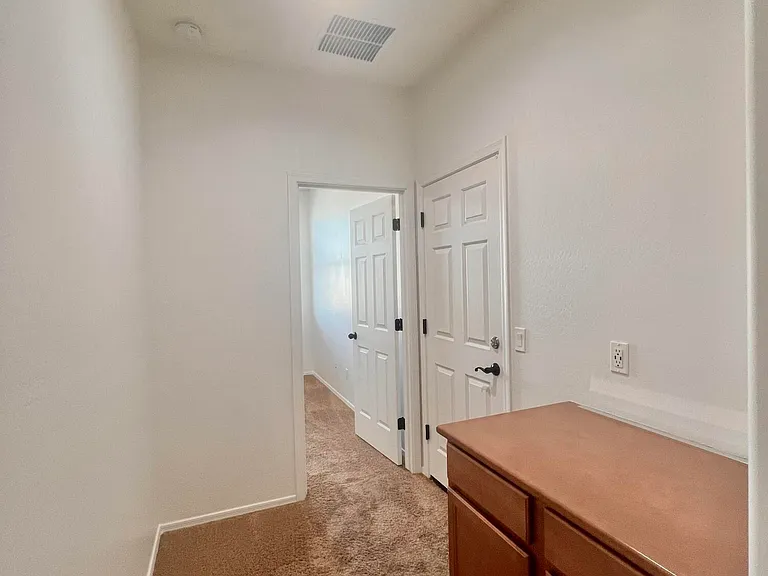 9437 W Jones Ave — Photo 10