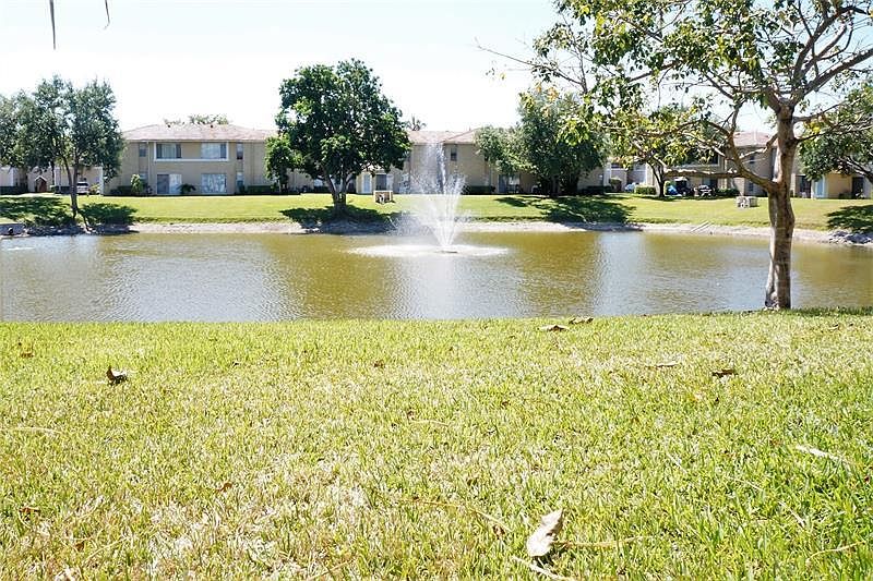 1st image of 9926 Twin Lakes Dr