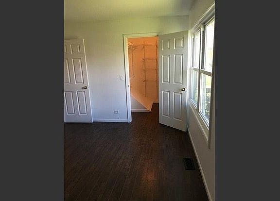 5th image of 224 Winfield Ct
