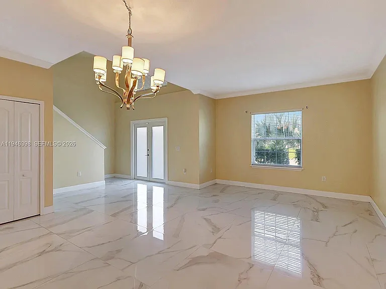 1018 SW Eckard Ave — Photo 4