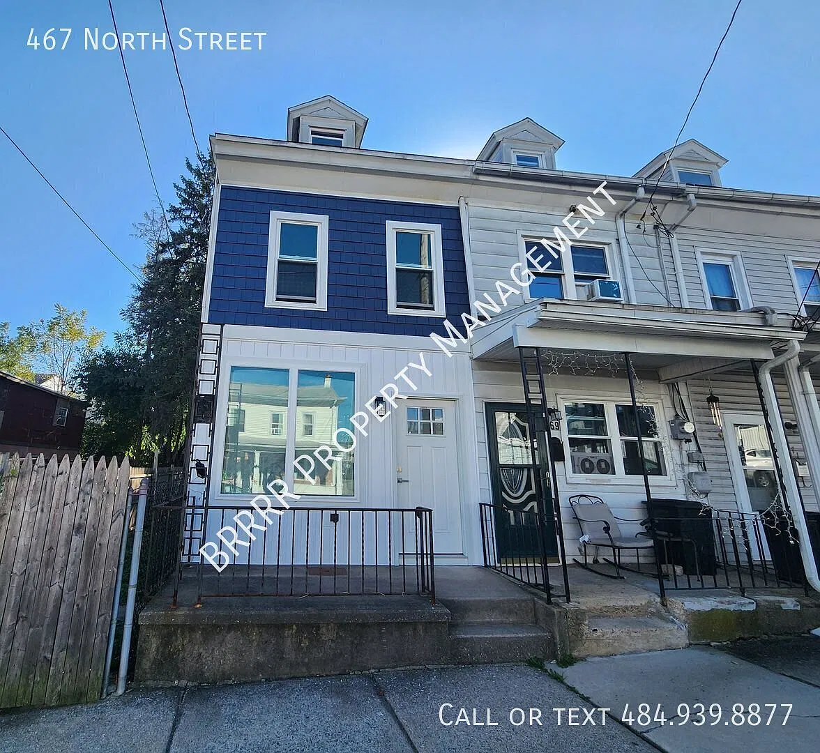 Remodeled end unit rowhome. 3 bedrooms, 1 bathroom and fenced yard — Photo 1
