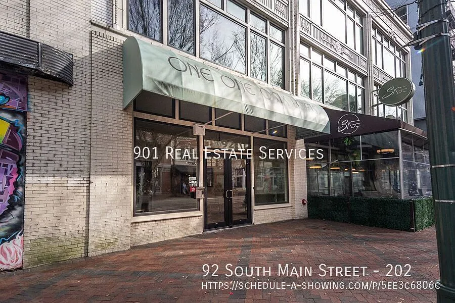 Cool Condo on Main Street — Photo 2