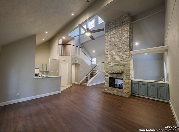4th image of 8722 Welles Edge Dr