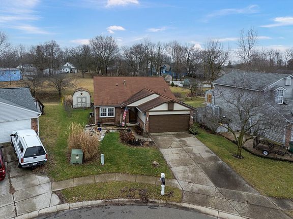 3rd image of 620 Southridge Ct