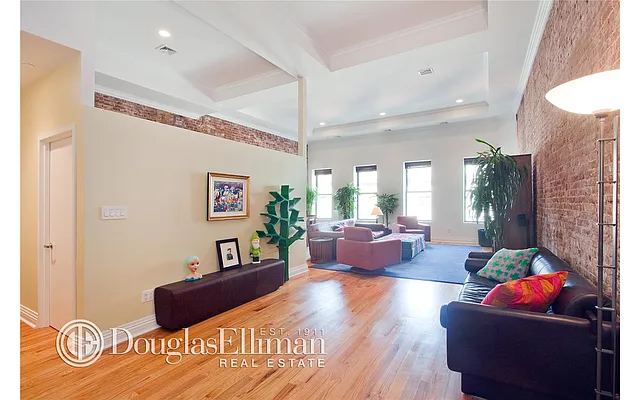 Sold by Douglas Elliman | media 21