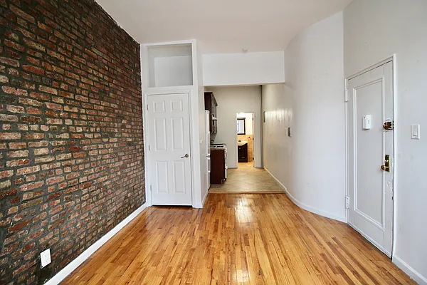 Rented by Hagstrom Management Inc | media 18