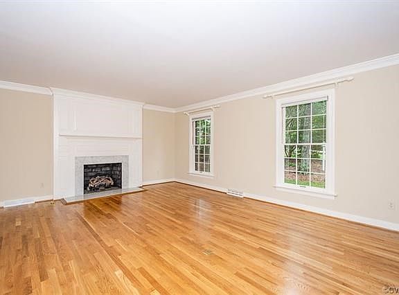 4th image of 23 W Runswick Dr