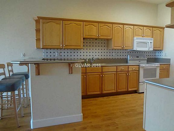 3rd image of 267 Big Horn Dr #2B