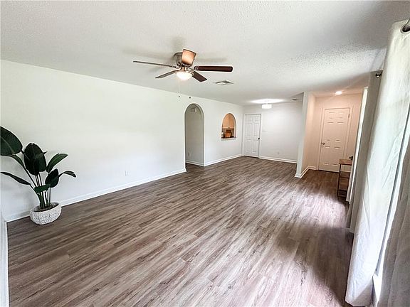 2nd image of 447 Magnolia St