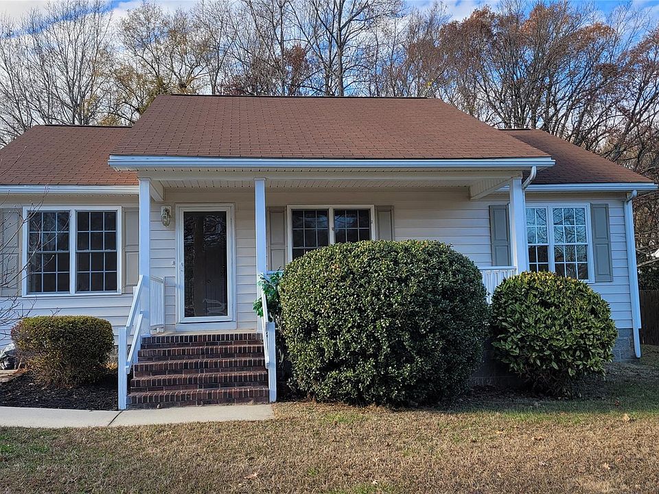 1st image of 901 Floyd Ln