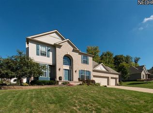 1127 Springbury Dr NW, Uniontown, OH 44685