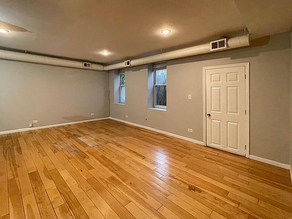 4th image of 1647 W North Ave APT G