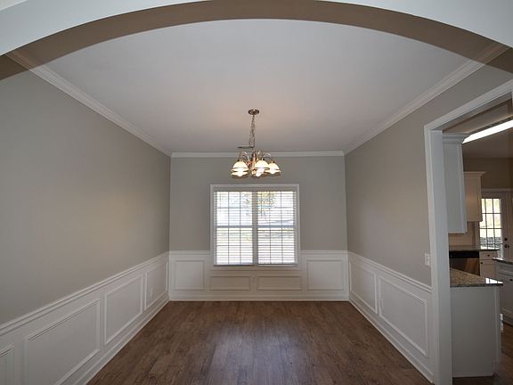 3rd image of 908 Lakeside Ct