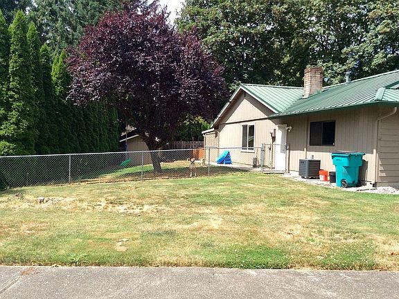 5th image of 1504 SE 105th Ave