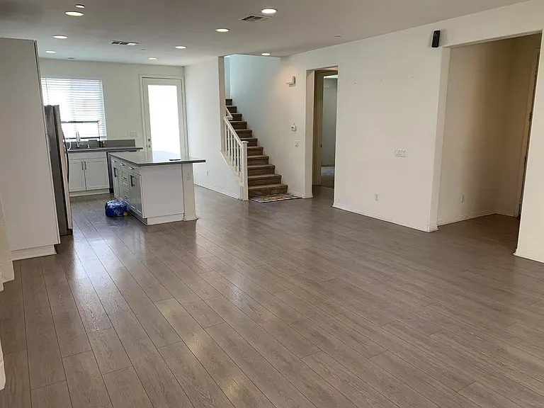 658 Calle Valle — Photo 2