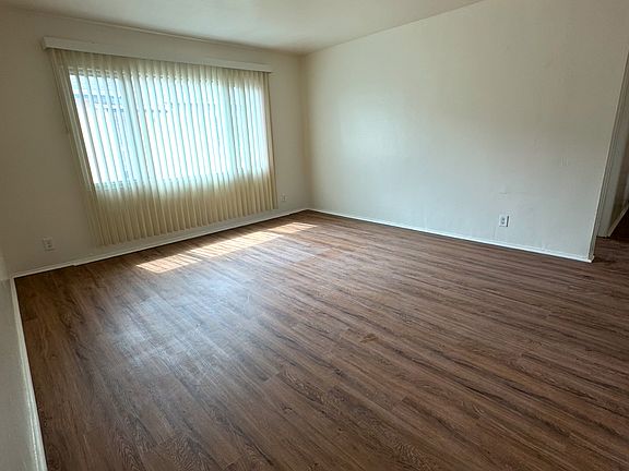 3rd image of 740 W Century Blvd #11329167