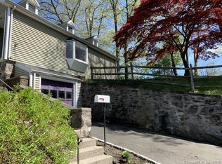 26 Coolidge Ave, Stamford, CT 06906