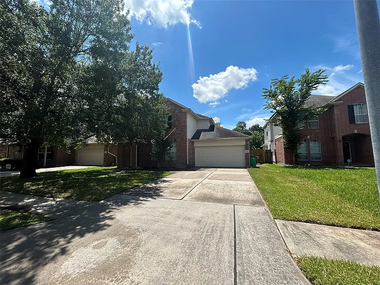 2822 Green Lodge Cir — Photo 3