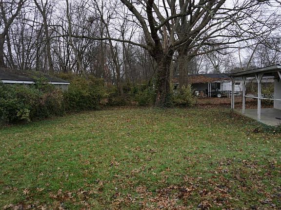 3rd image of 4812 Red Oak Ln