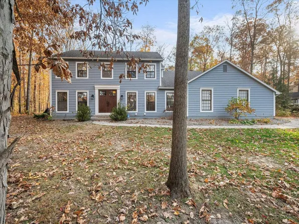 12218 Wood Glen Dr, Fort Wayne, IN 46814