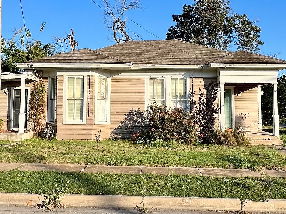 1st image of 525 W Tarleton St