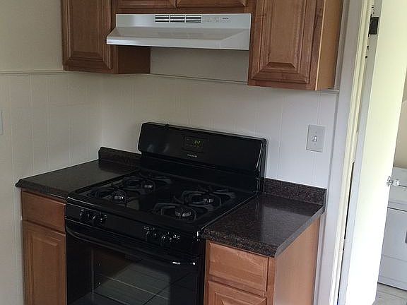 3rd image of 15710 Oporto St