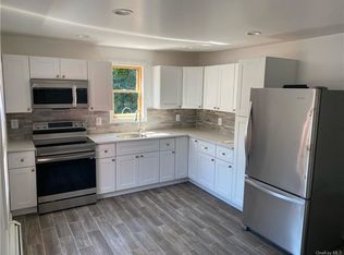 87 Maple St, Walden, NY 12586