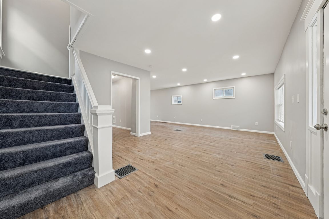 next background image