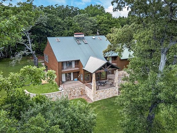 2nd image of 906 Valle Vista Dr