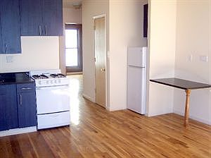 3rd image of 403 Manhattan Ave APT 3