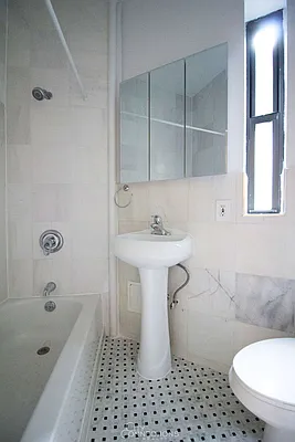 Rented by City Connections Realty | media 11